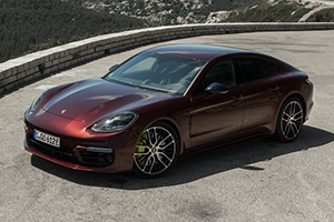 2023 Porsche Panamera Turbo S e-Hybrid