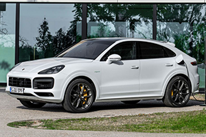 2023 Porsche Cayenne Turbo S e-Hybrid Coupe