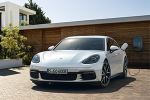 2019 Porsche Panamera 4 e-Hybrid ST